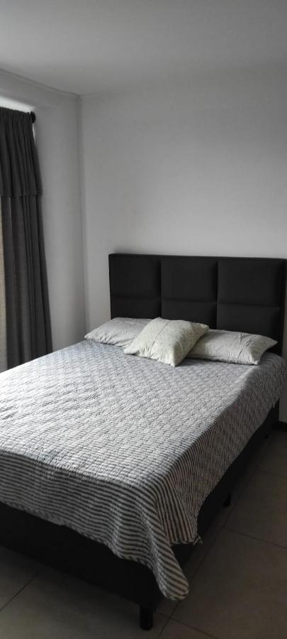 Apartamento entero céntrico y confortable Appartamento Santa Cruz de La Sierra Esterno foto